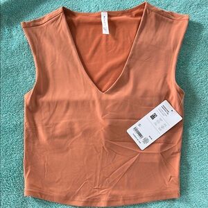 NWT! Athleta Transcend Cropped Tee  in Peach  -size small